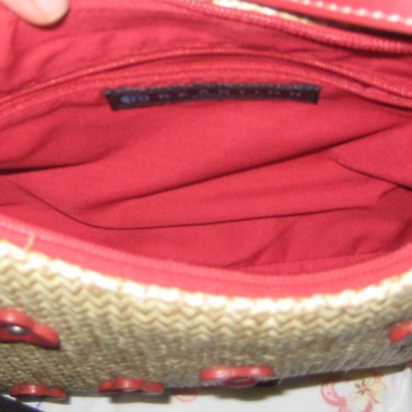 Kenneth Cole REACTION Wicker/Woven Handbag - Picture 3 of 6